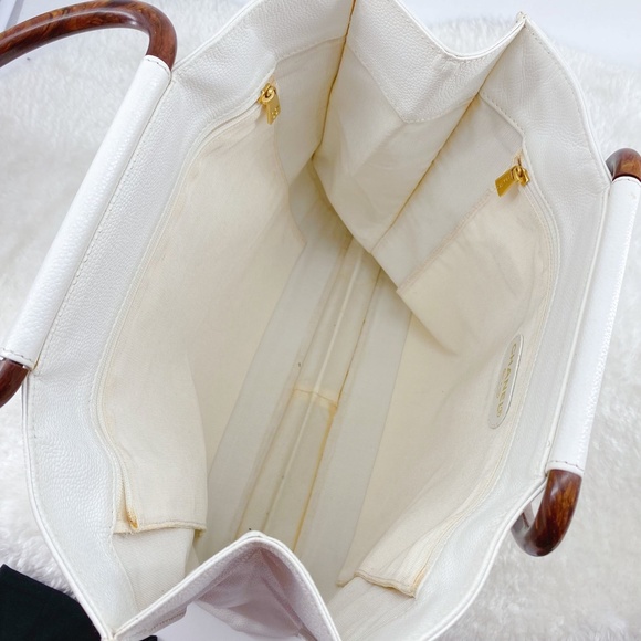 Sale!❤️Chanel Vintage Caviar Wood Handle Tote - Picture 12 of 16